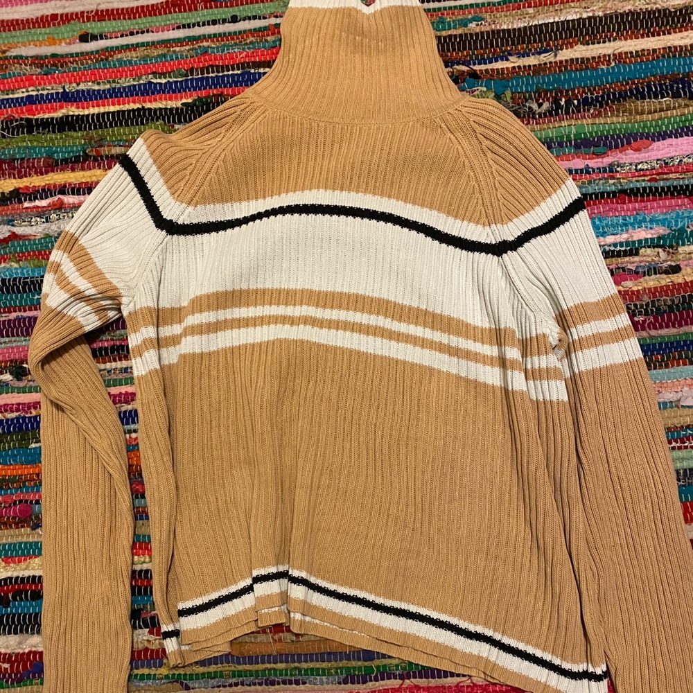 Hi there! I’m selling vintage and hippie clothes for autism awareness!